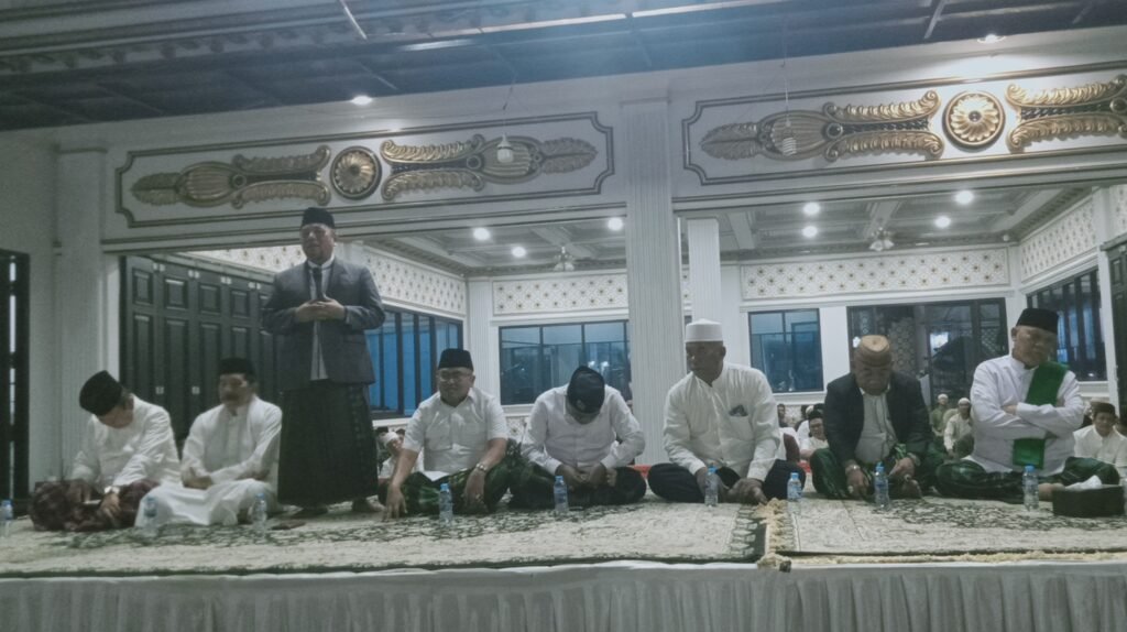 IMG_20240928_071559-1024x574 Peringati Maulid Nabi, Ribuan Warga Penuhi Kediaman Keluarga Besar Zaini Sidi