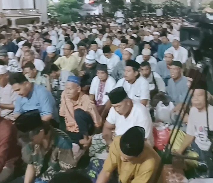 IMG_20240928_071835 Peringati Maulid Nabi, Ribuan Warga Penuhi Kediaman Keluarga Besar Zaini Sidi