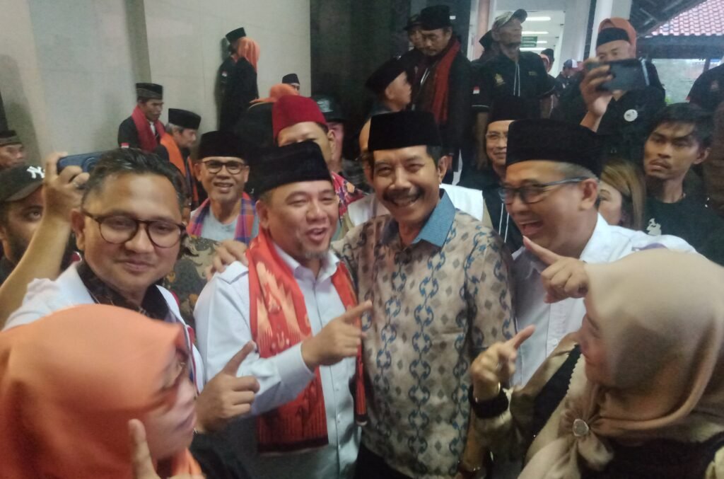IMG_20241025_225211-1024x677 Gelar Deklarasi Dukungan, Laskar BKMB Bhagasasi Optimis Solid Dukung Risol dan Asih