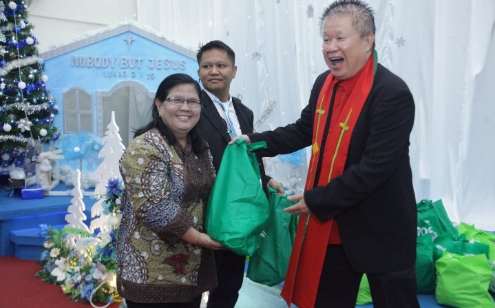 IMG_20241227_104634-1 Aksi Berbagi Sembako Warnai Natal di Gereja Bethel Indonesia Hope Galaxy
