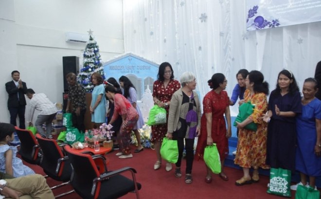 IMG_20241227_104723-1 Aksi Berbagi Sembako Warnai Natal di Gereja Bethel Indonesia Hope Galaxy